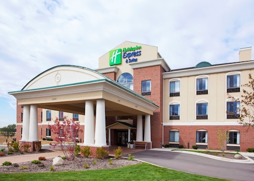 Holiday Inn Express & Suites Howell by IHG