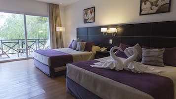 Ropa de cama de alta calidad, edredón, camas con pillow-top y minibar