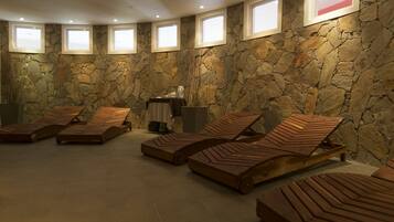Couples treatment rooms, body treatments, aromatherapy