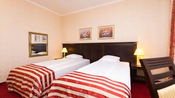 Small Double or Twin | Minibar, in-room safe, individually decorated, individually furnished