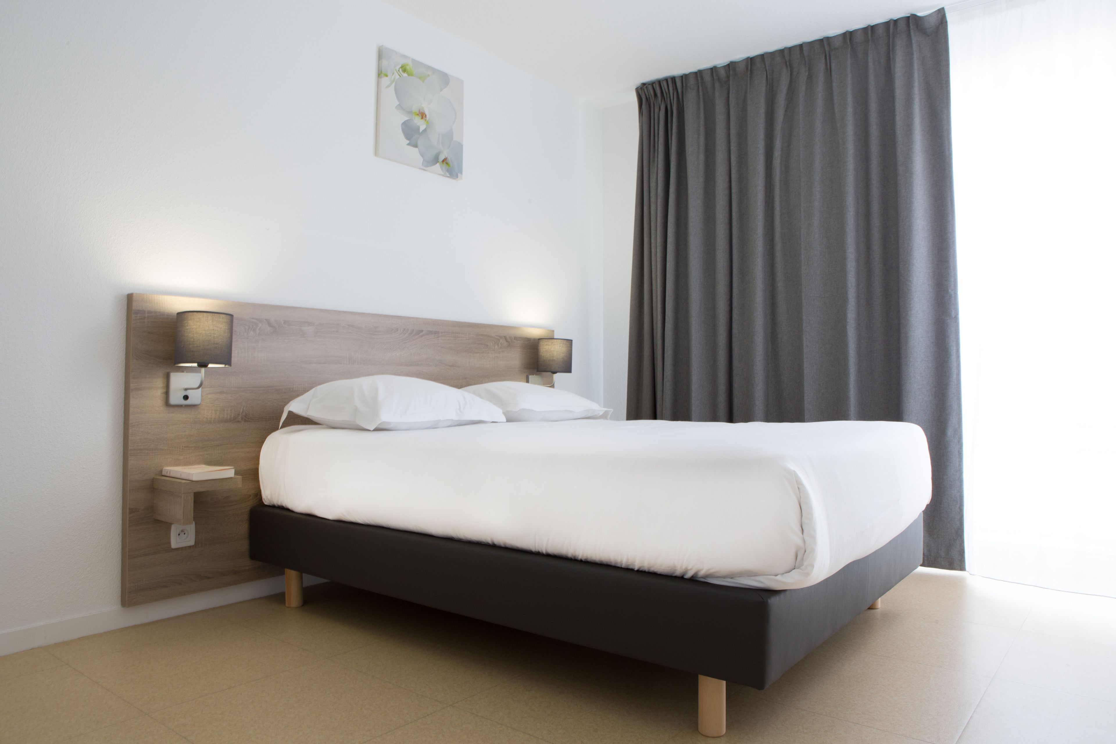 Ropa de cama de alta calidad, escritorio, tabla de planchar con plancha