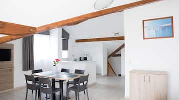 Appartement 2 chambres duplex 6 personnes | Literie de qualité supérieure, bureau, fer et planche à repasser