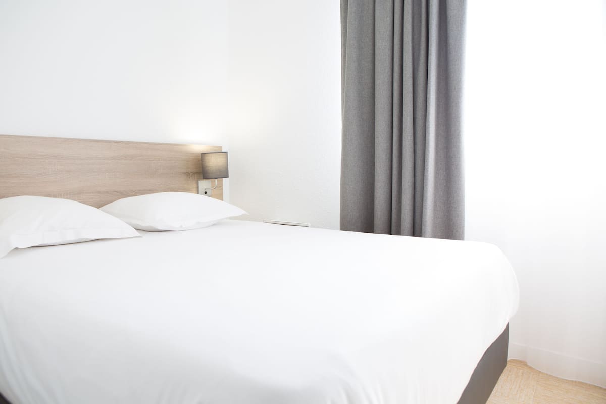 1 bedroom, premium bedding, desk, iron/ironing board