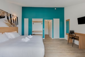 Studio, 1 Queen Bed, Balcony | Soundproofing, free WiFi, bed sheets