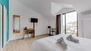 Studio, 1 Queen-Bett, Balkon | Schallisolierte Zimmer, kostenloses WLAN, Bettwäsche