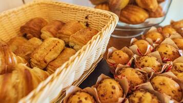 Frokostbuffé hver dag (EUR 13.90 per person)