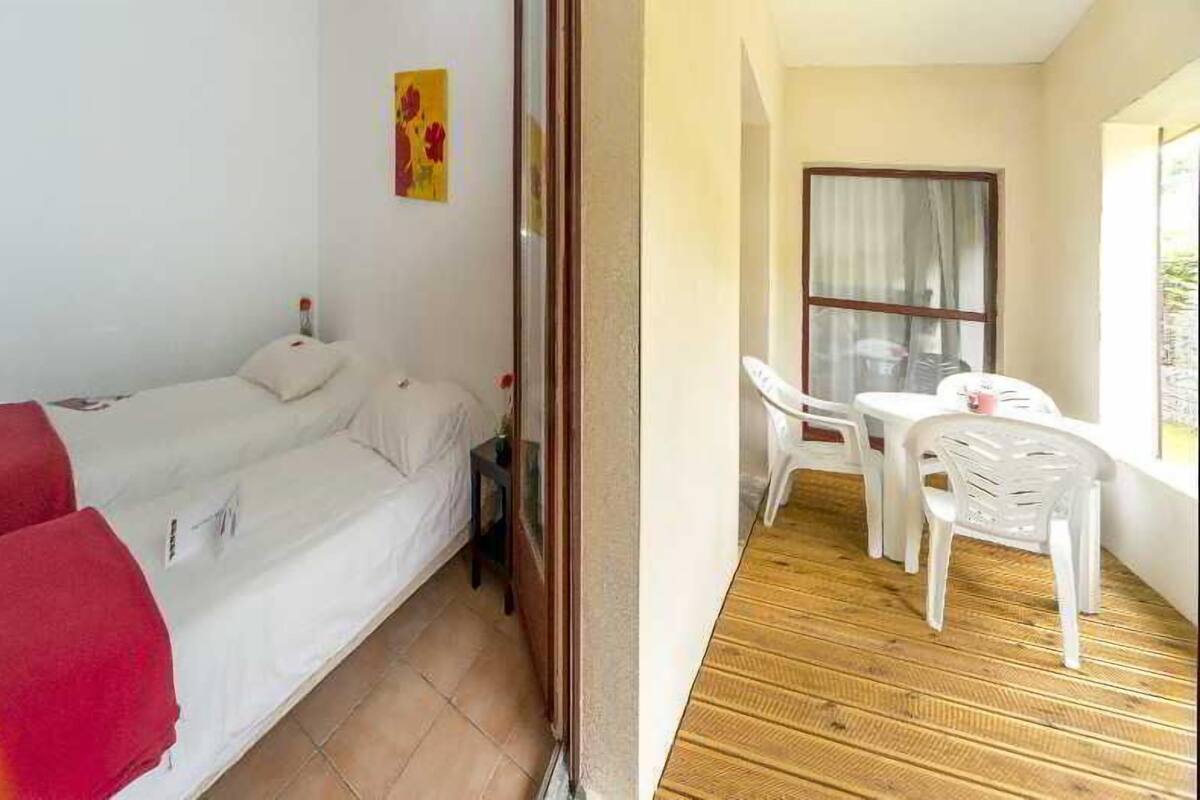 Hochwertige Bettwaren, Schreibtisch, schallisolierte Zimmer