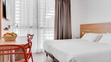 1 habitación, ropa de cama de alta calidad, escritorio y wifi gratis