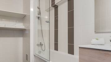 Articles de toilette gratuits, serviettes fournies