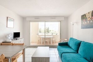 Studio | Living room