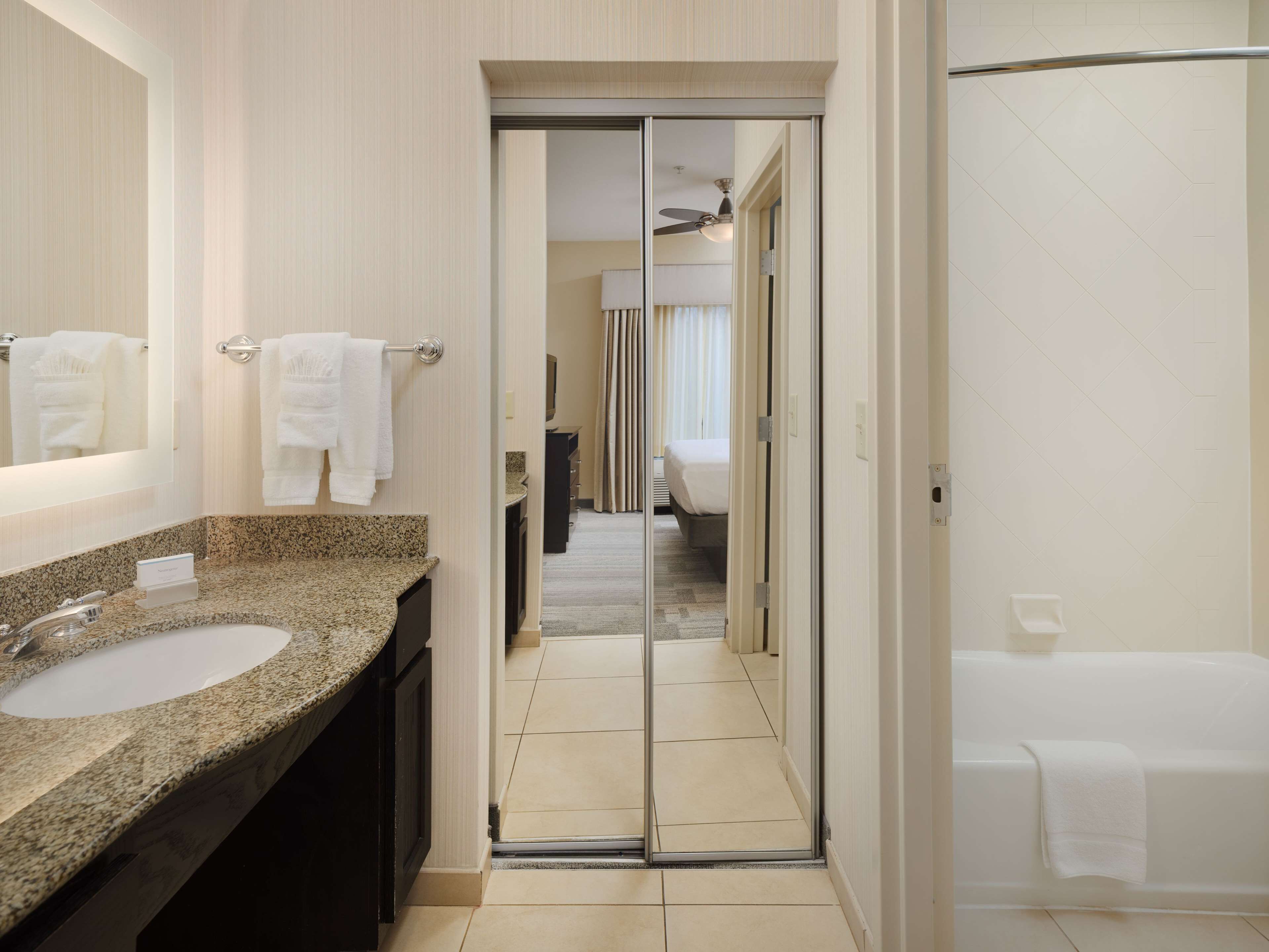 suite, 1 bedroom | bathroom | rainfall showerhead, free toiletries, hair dryer, towels