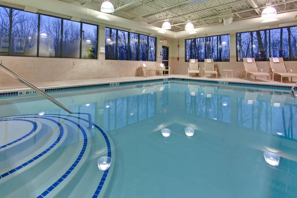 Holiday Inn Express Hotel & Suites Detroit-Novi by IHG