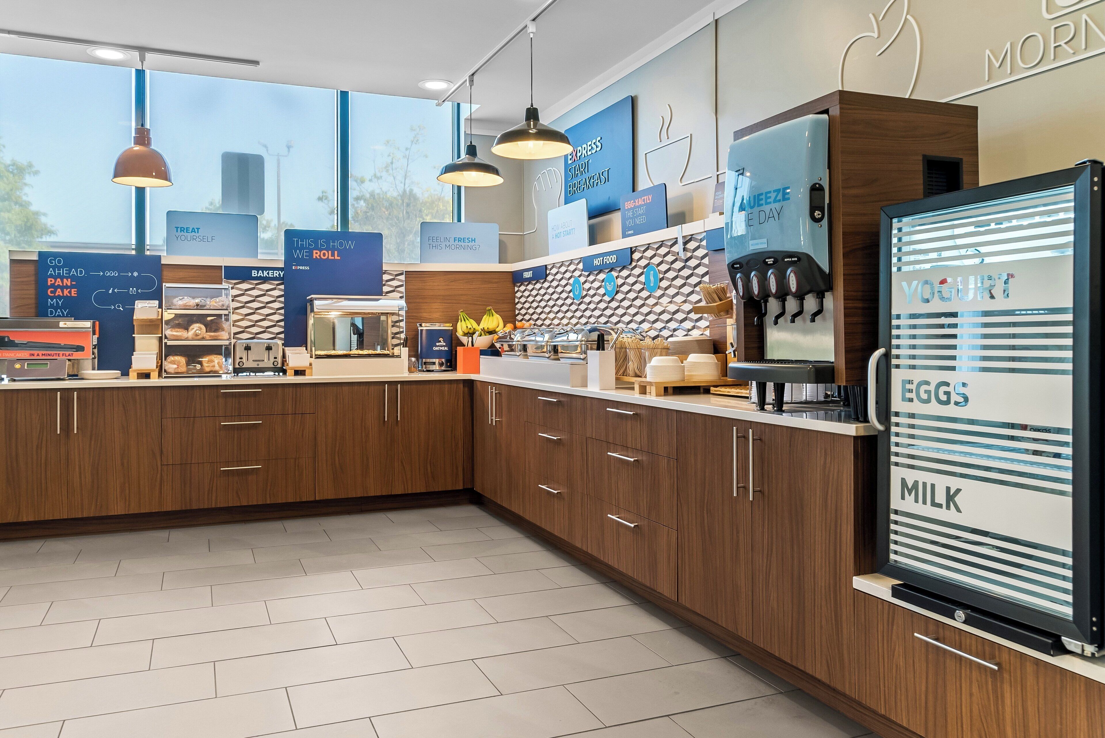 free daily full breakfast