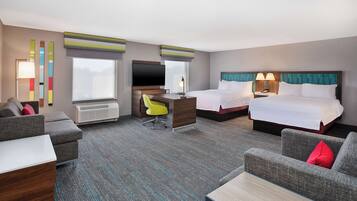 2 Queen Beds Studio Suite w/Sofabed Non-Smoking | Roupas de cama premium, camas com colchões pillow-top