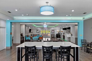 Free daily local cuisine breakfast  - La Quinta Inn & Suites by Wyndham Raymondville (Raymondville)