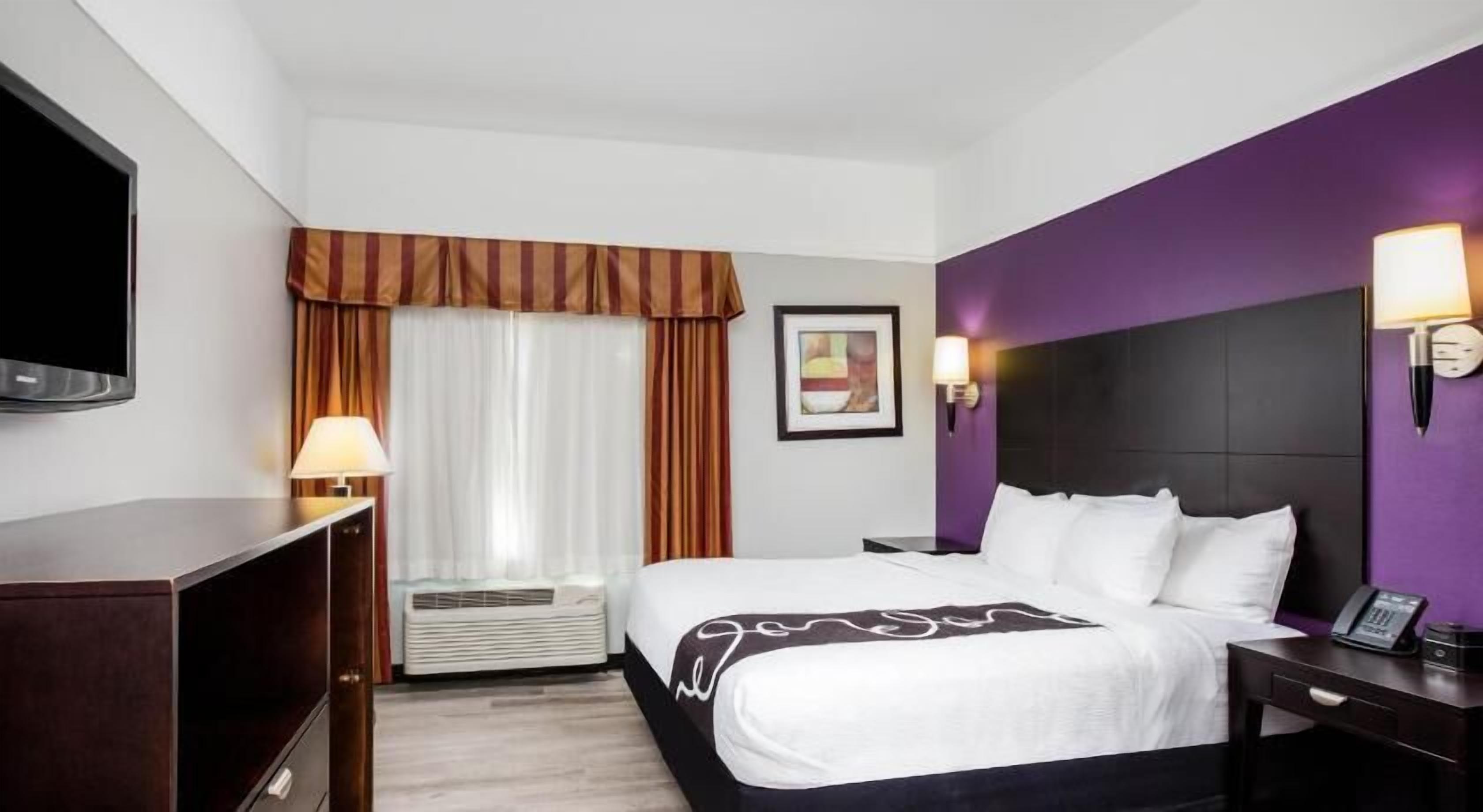 Hochwertige Bettwaren, Pillowtop-Betten, Schreibtisch