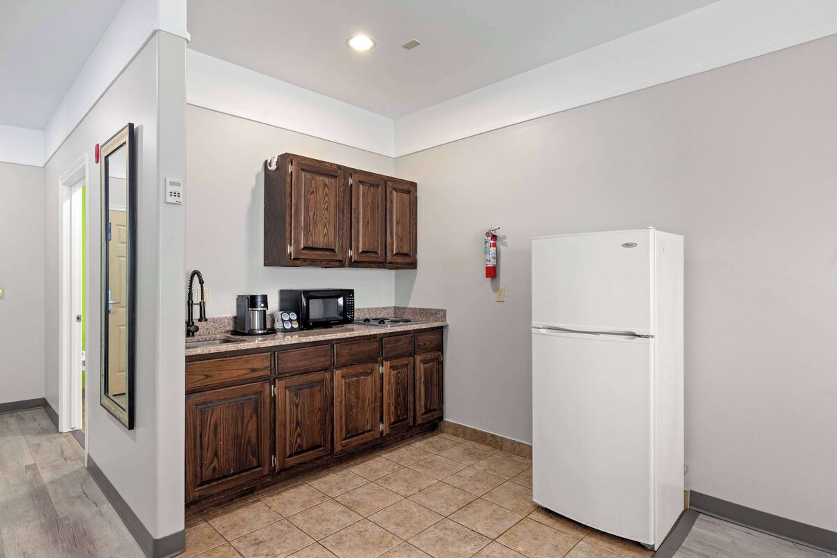 family suite, 2 bedrooms, non smoking (2 king bed) | 1 bedroom, premium bedding, pillow-top beds, desk