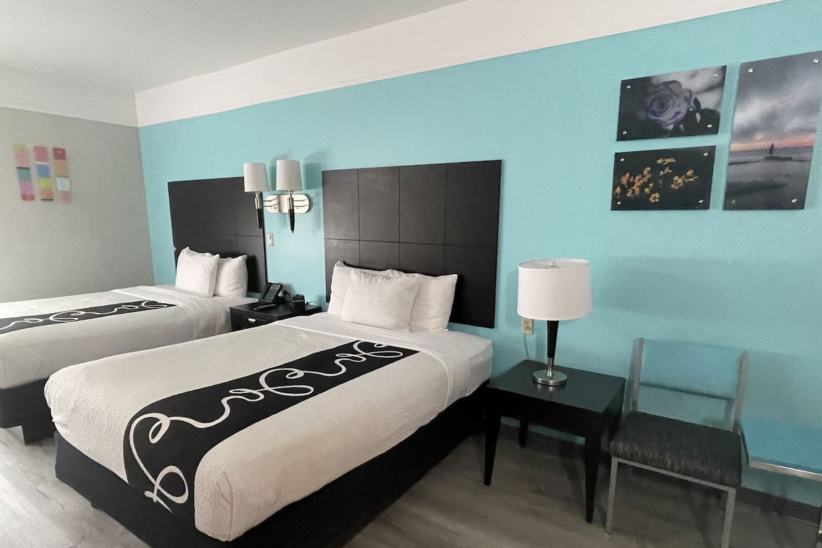 Hochwertige Bettwaren, Pillowtop-Betten, Schreibtisch