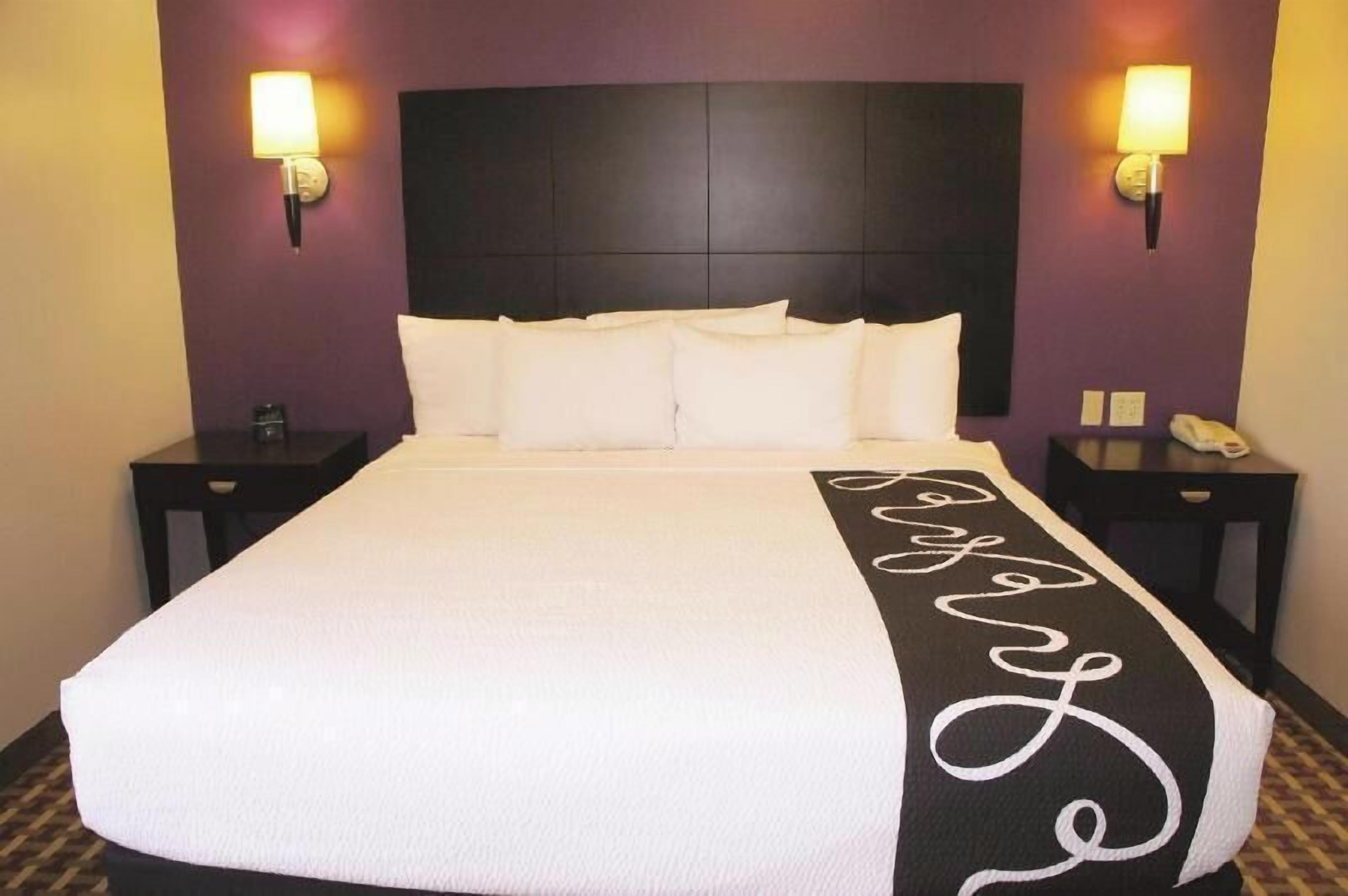 Hochwertige Bettwaren, Pillowtop-Betten, Schreibtisch