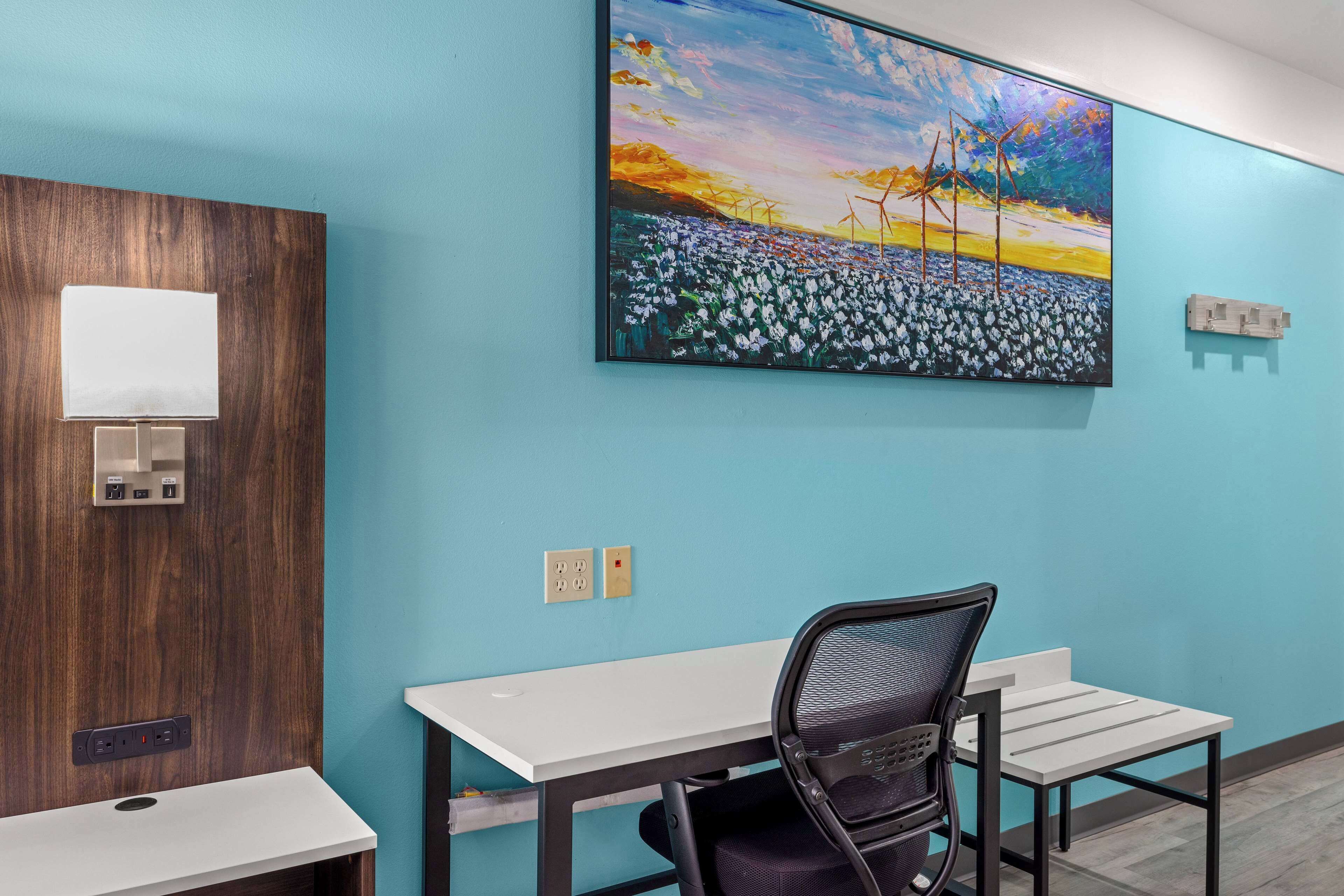 1 bedroom, premium bedding, pillow-top beds, desk