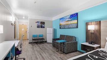 Deluxe Room, 1 King Bed, Non Smoking | 1 bedroom, premium bedding, pillow-top beds, desk