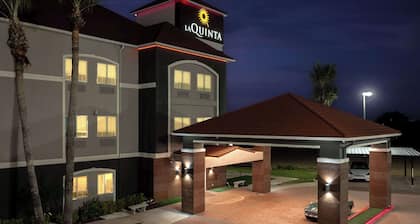 La Quinta Inn & Suites by Wyndham Raymondville