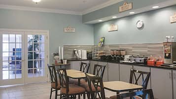 Free daily buffet breakfast
