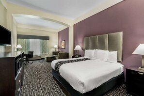 Executive Room, 1 King Bed, Non Smoking | Premium bedding, desk, laptop workspace, blackout drapes