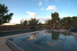 Seasonal outdoor pool - Casa de San Pedro Bed & Breakfast (Hereford)