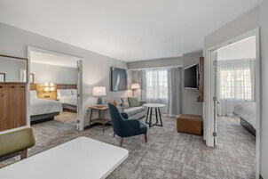 Televisión de pantalla plana de 42 pulgadas con canales por cable