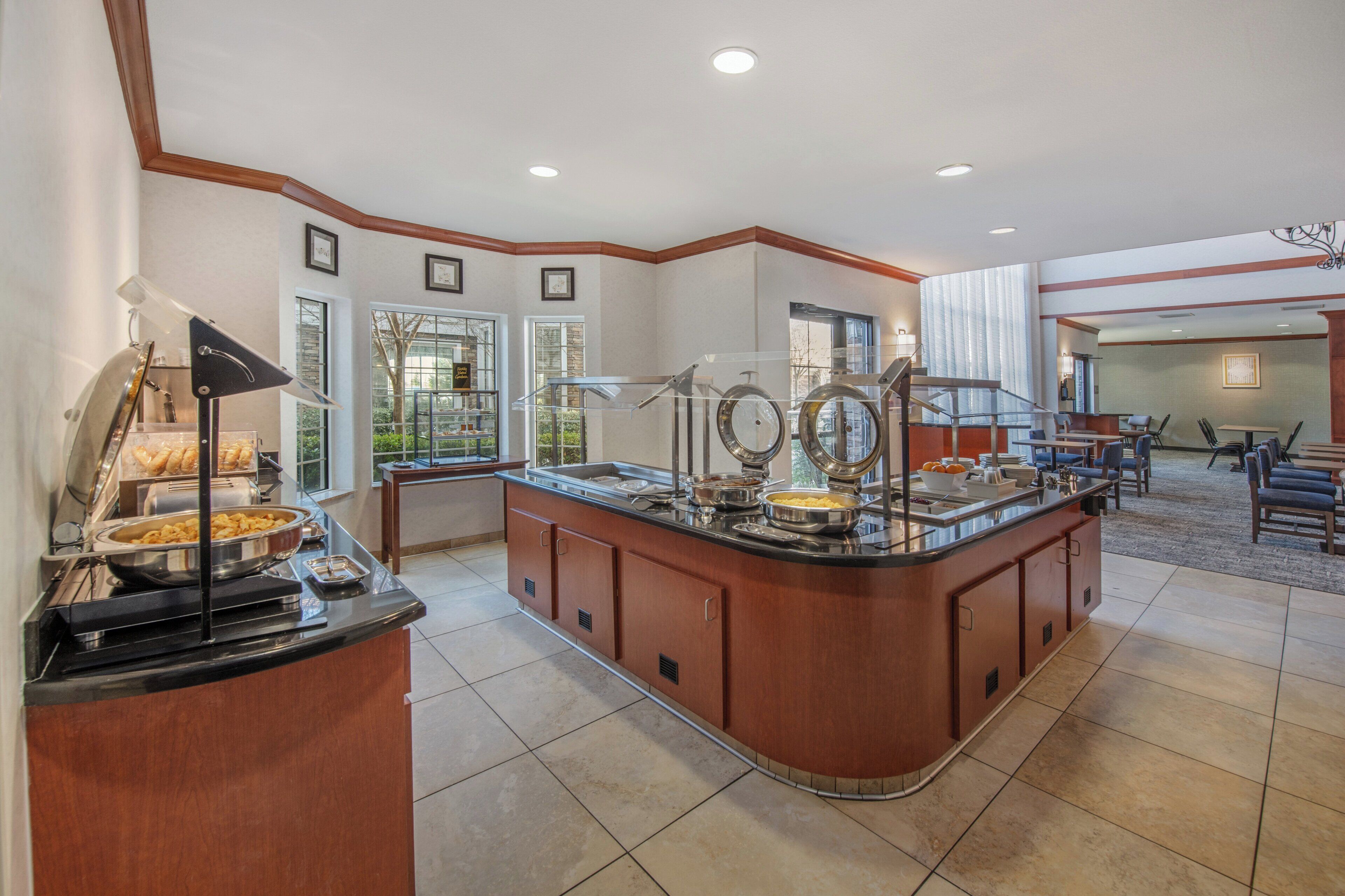 free daily full breakfast