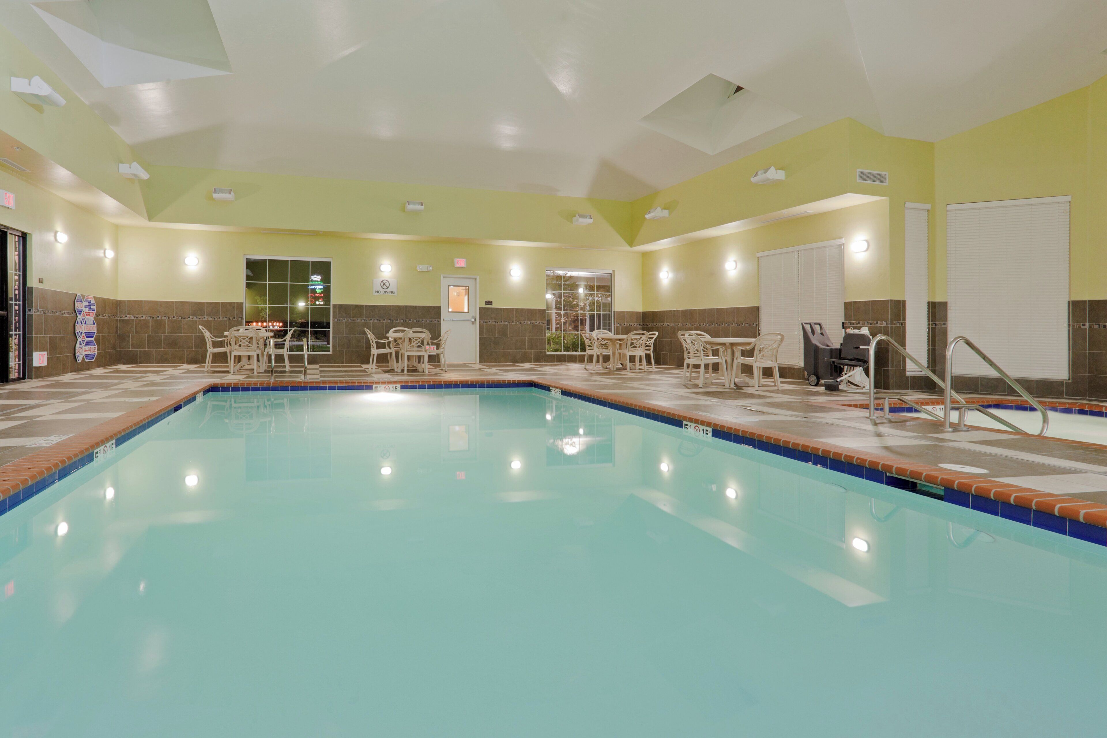 Piscine intérieure
