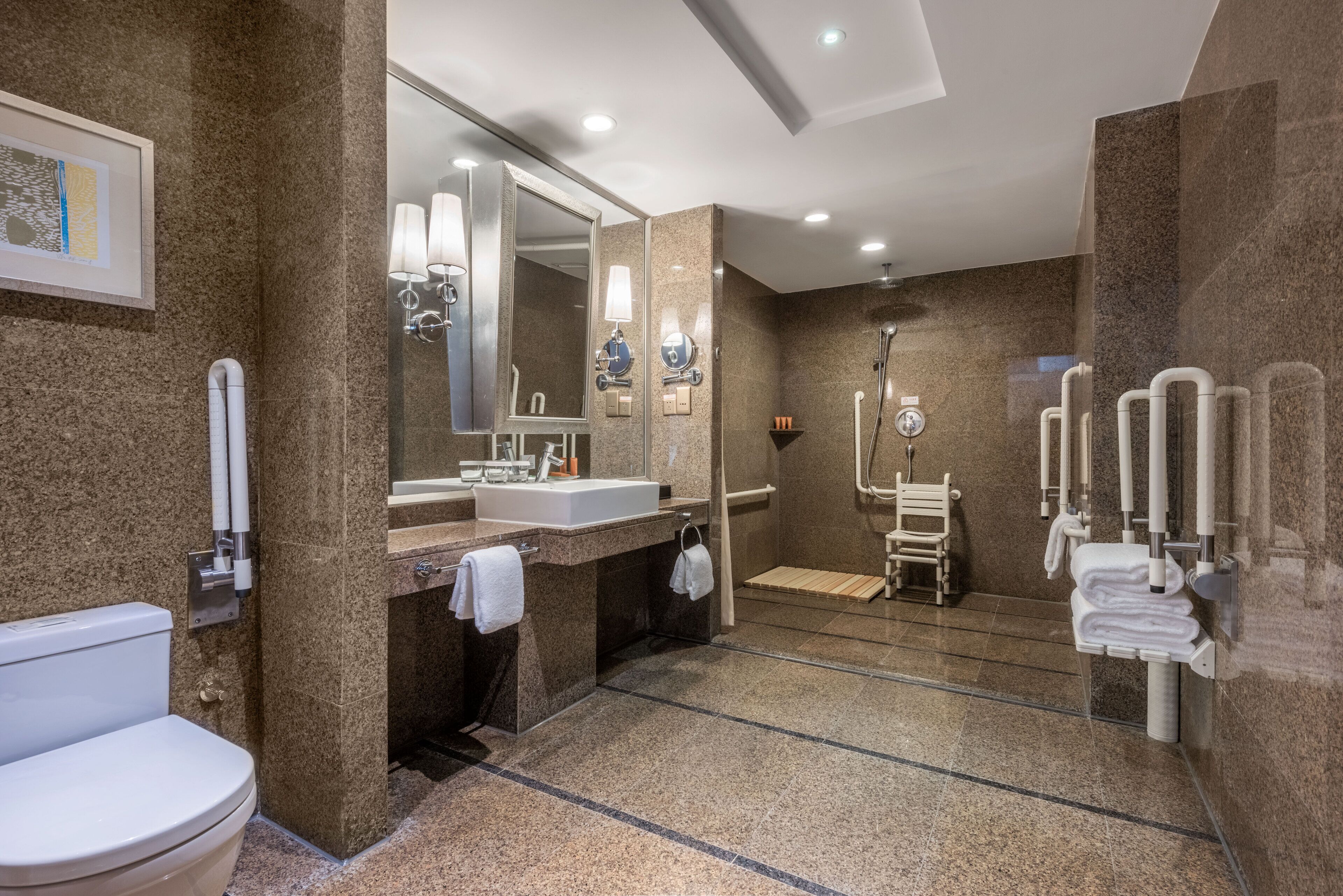 separate bathtub and shower, rainfall showerhead, free toiletries