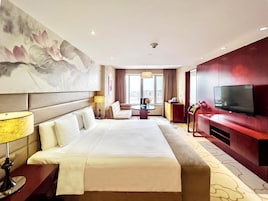 Standard Room, 1 King Bed, Club Lounge Access (Lounge Access) | View from room