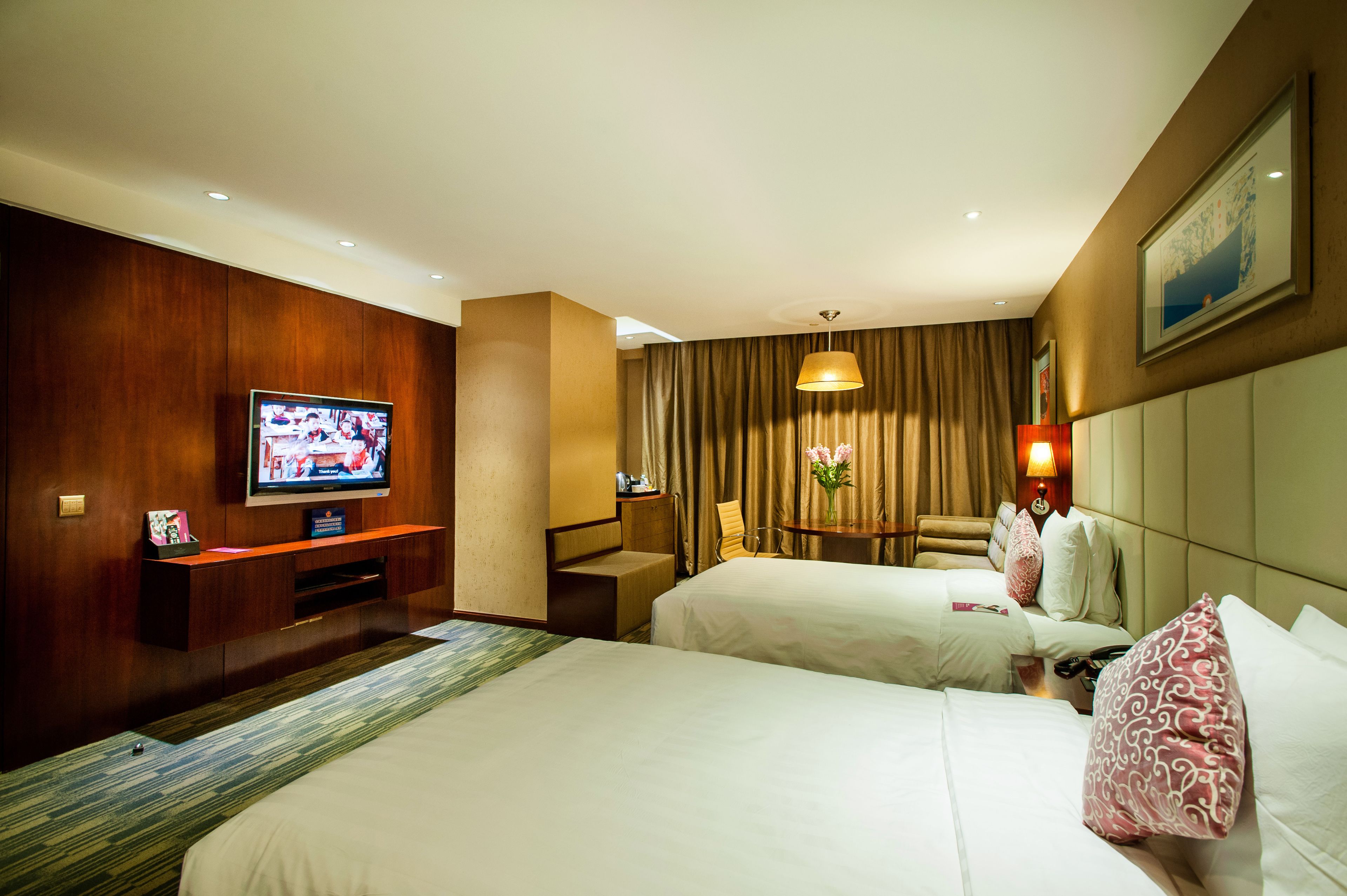 2 double standard accessible | premium bedding, down duvets, pillow-top beds, minibar