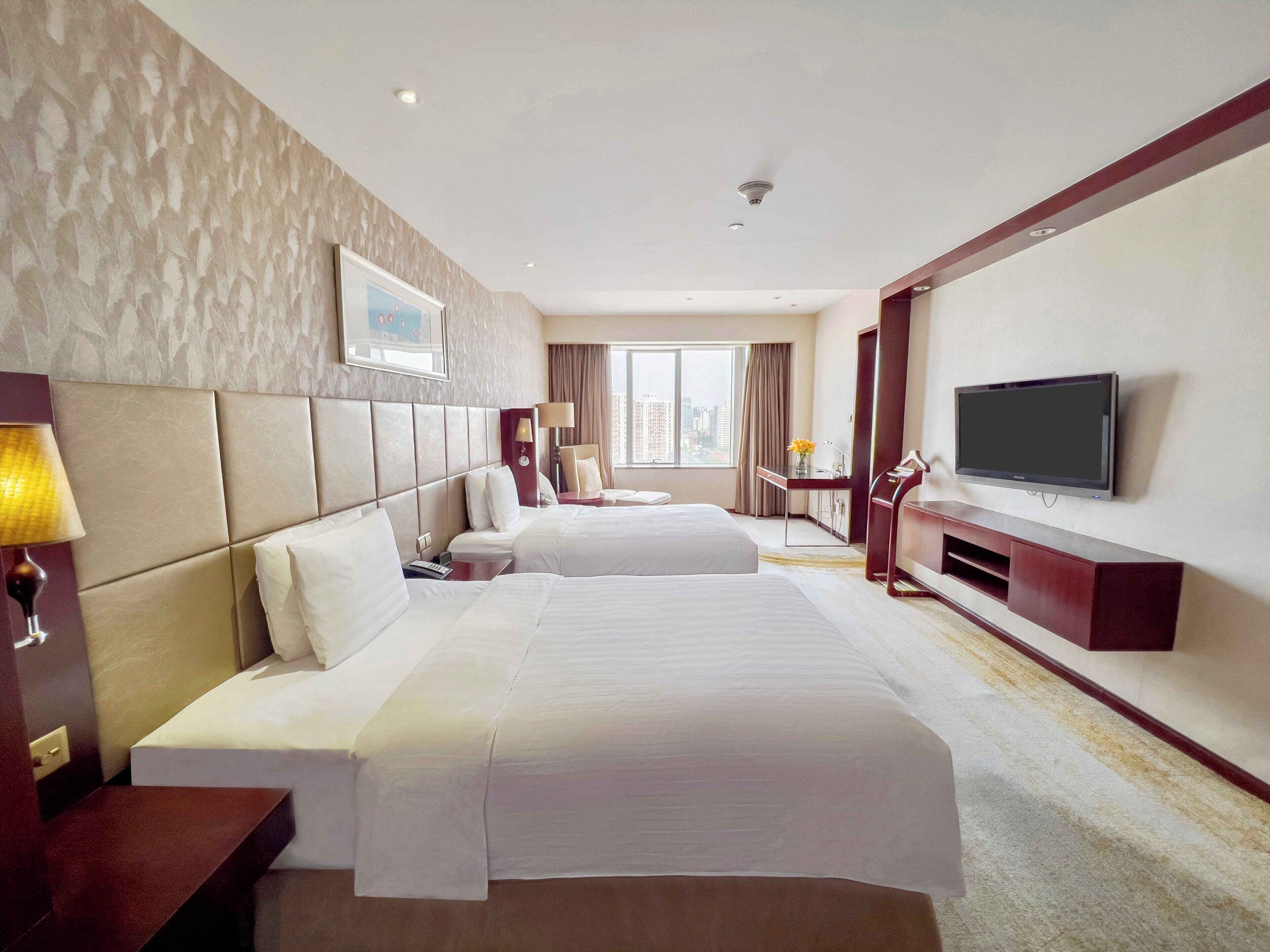 Premium bedding, down duvets, pillow-top beds, minibar