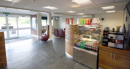 Days Inn by Wyndham Corley NEC M6