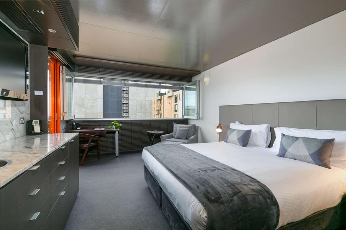 1 bedroom, in-room safe, desk, iron/ironing board