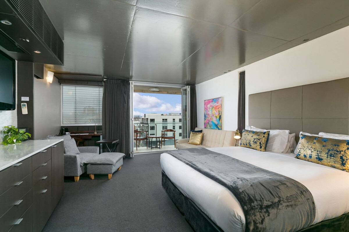 1 bedroom, in-room safe, desk, iron/ironing board