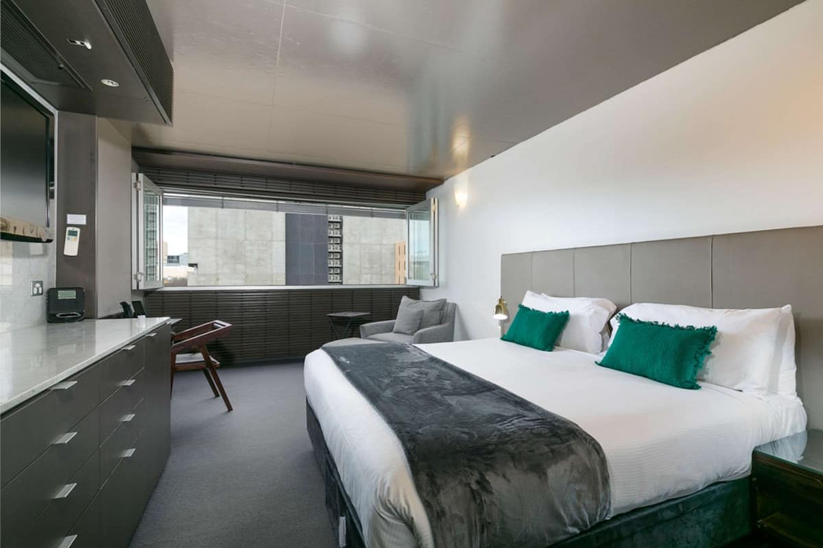 1 bedroom, in-room safe, desk, iron/ironing board