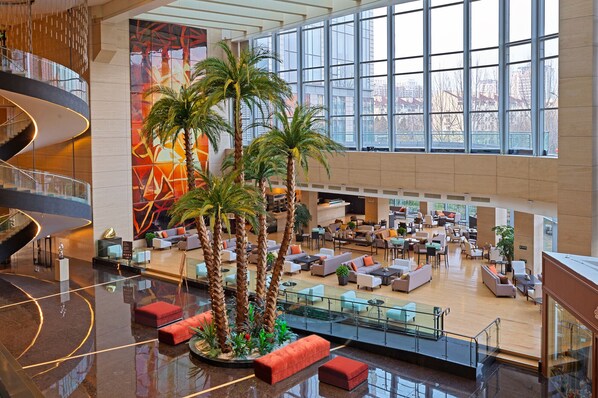 3 restaurants servant le petit déjeuner