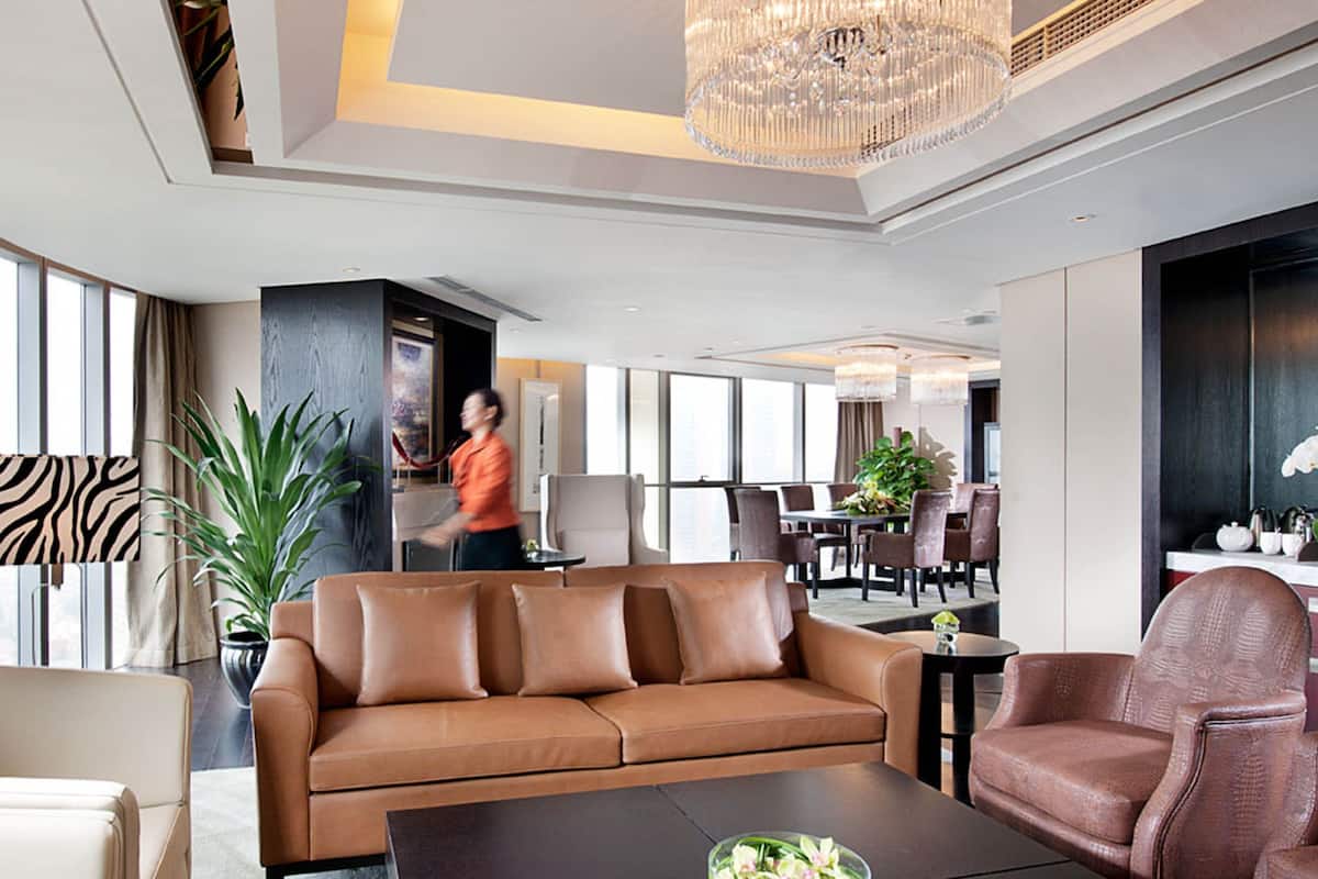 Suite, 1 Twin Bed (Ambassador) | Premium bedding, down comforters, pillowtop beds, minibar