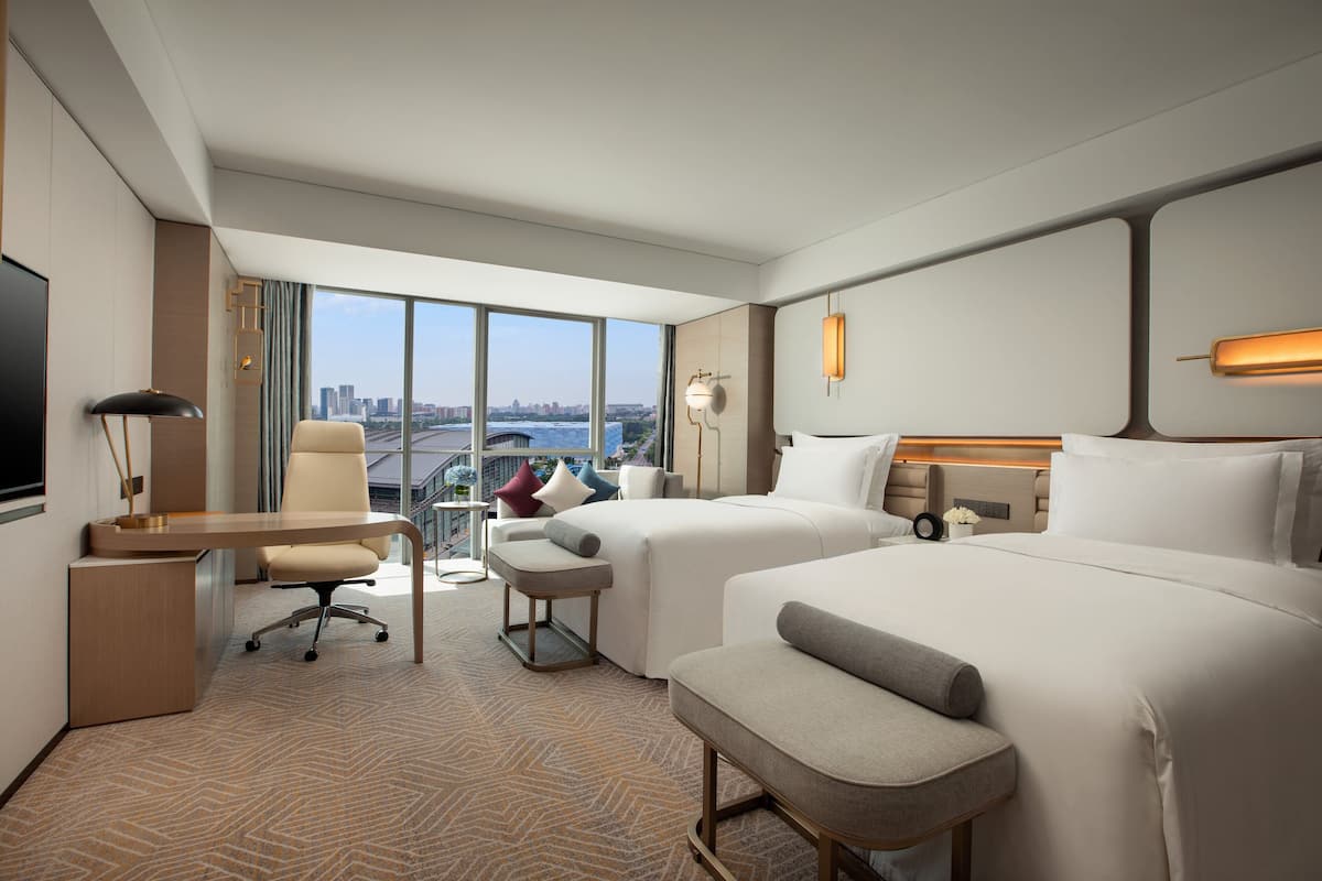 Classic Room, Club lounge access (Birds Nest View)