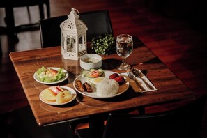 Free continental breakfast - Microtel Inn by Wyndham Cabanatuan (Cabanatuan)