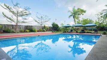 Außenpool (je nach Saison geöffnet)