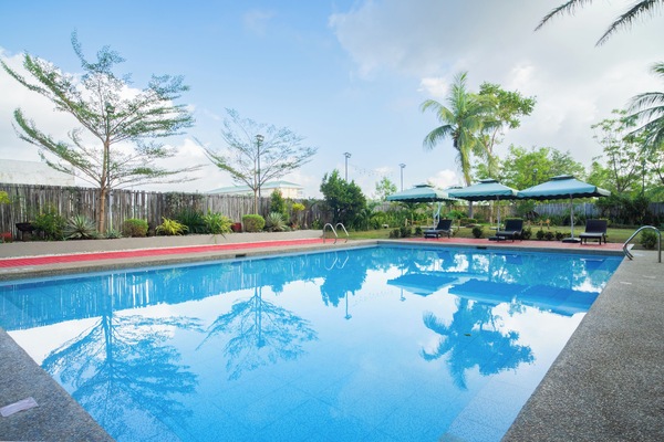 Seasonal outdoor pool