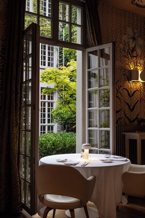 Restaurant - Hotel De Witte Lelie (Antwerp)