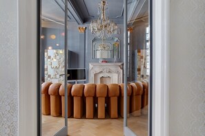 Presidential Suite | Living area | TV, iPod dock