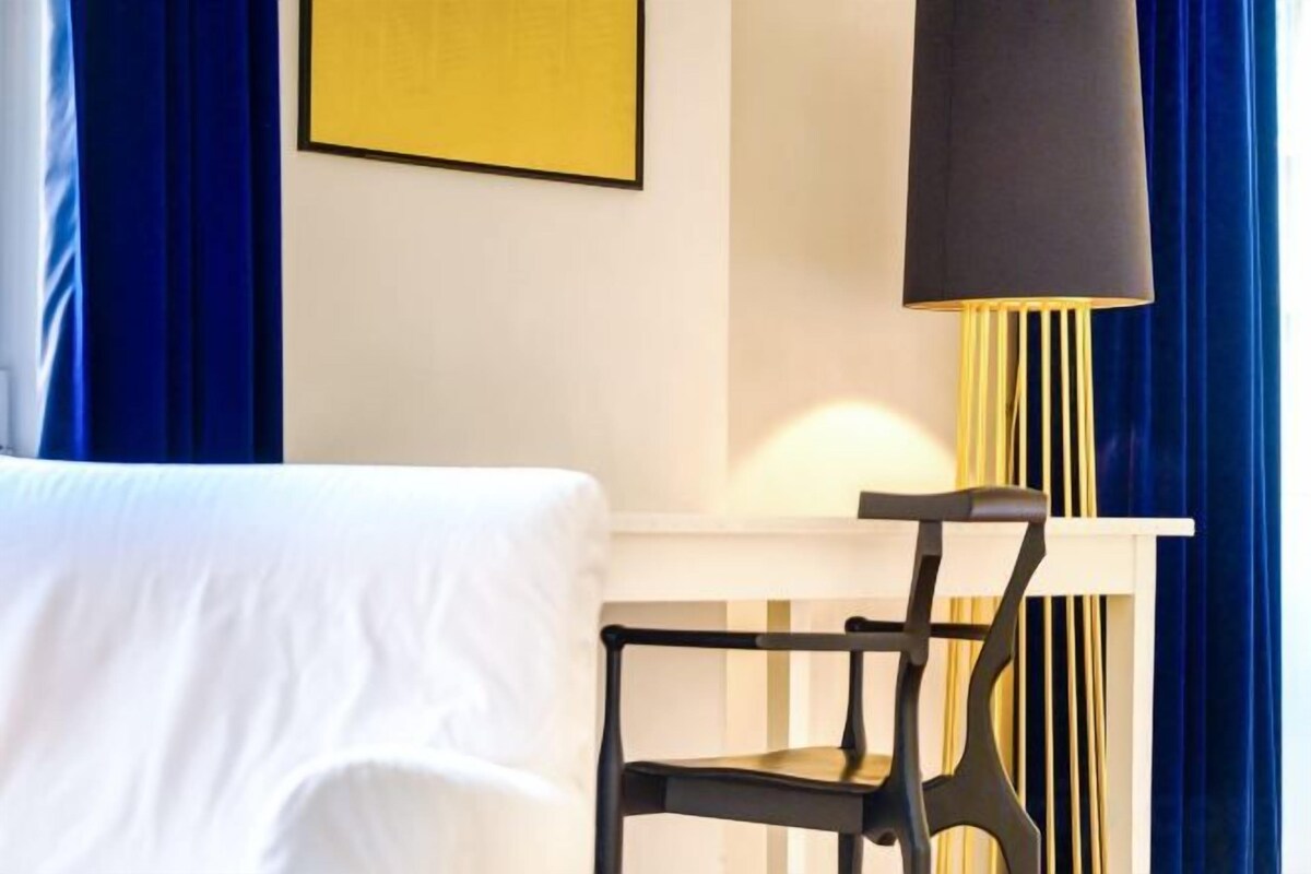 Ropa de cama hipoalergénica y minibar 