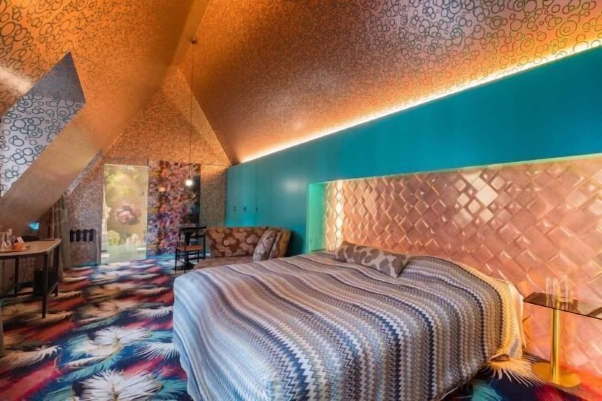 1 bedroom, hypo-allergenic bedding, minibar, in-room safe